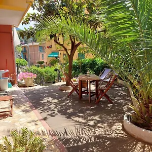 albamare.hotelitalianriviera.com/
