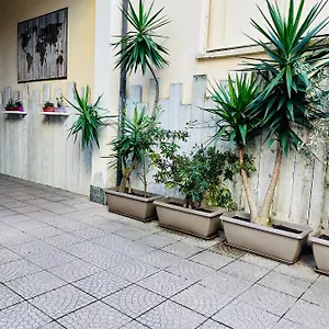 Guest house Via Padova 165, Milan